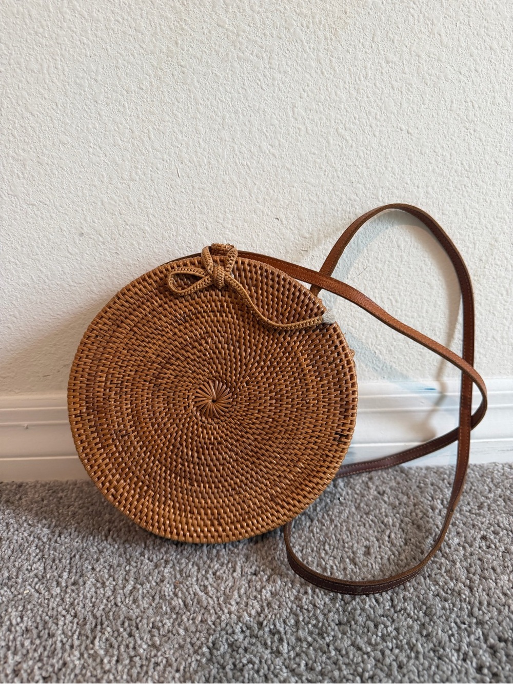 Round Woven Crossbody Bag in Brown